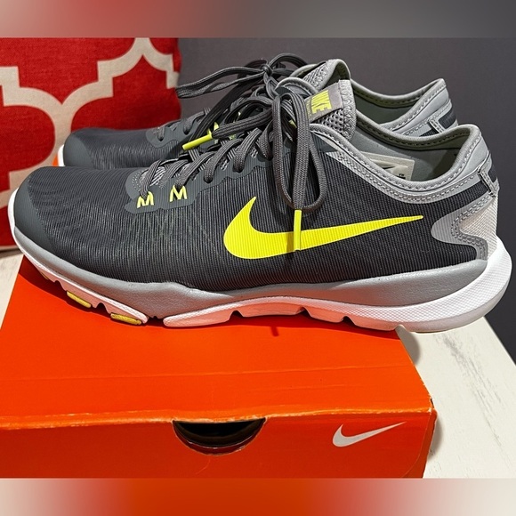 Like New: Nike Flex Supreme TR 4 Running Sneakers, Women’s Size 9.5 - Picture 1 of 8